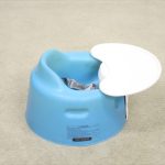 バンボ Bumbo ブルー 安全ベルト・プレートレイ付き