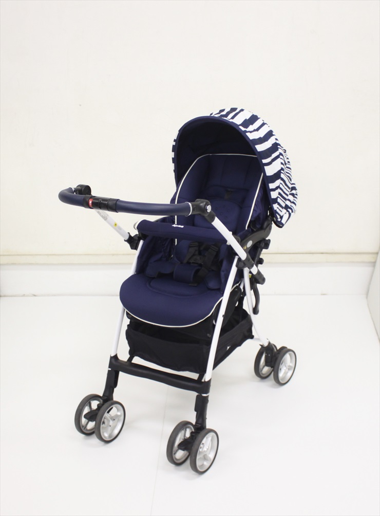 ラクーナビッテ ソファークッション ストライプネイビー